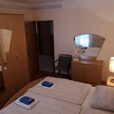 Apartments With A Parking Space Kampor, Rab - 5032 Phòng bức ảnh