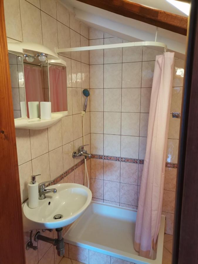 Apartments With A Parking Space Kampor, Rab - 5032 Ngoại thất bức ảnh