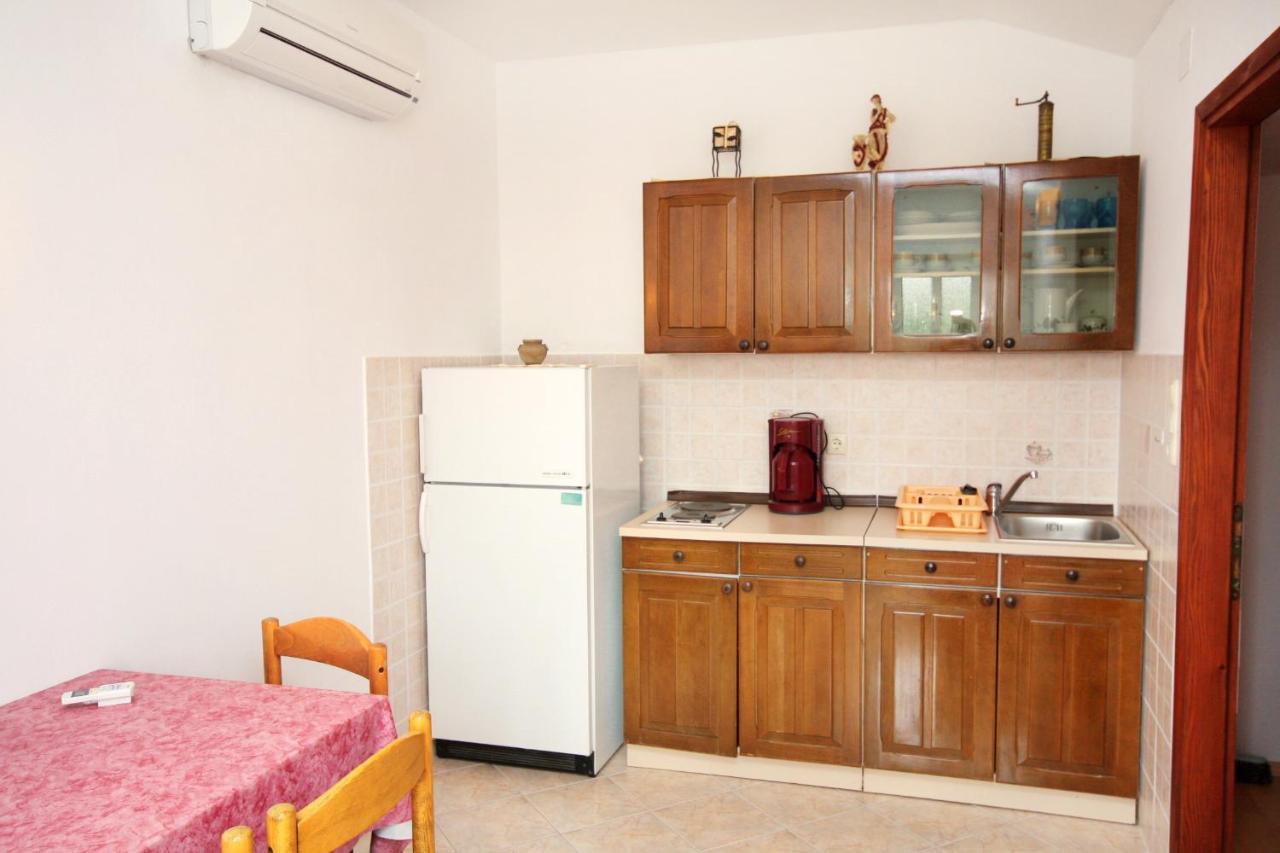 Apartments With A Parking Space Kampor, Rab - 5032 Ngoại thất bức ảnh