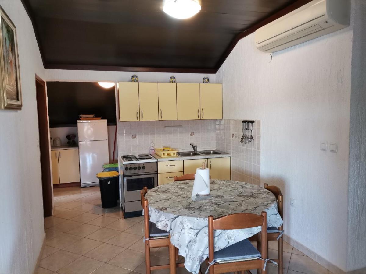 Apartments With A Parking Space Kampor, Rab - 5032 Ngoại thất bức ảnh